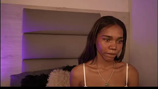 Lily Miiller online show from 04-08-26, 11:17