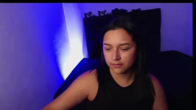 Snapshot of EmilySavvato chatting on 01-01-25, 12:32 EmilySavvato online show from 01-01-25, 12:32