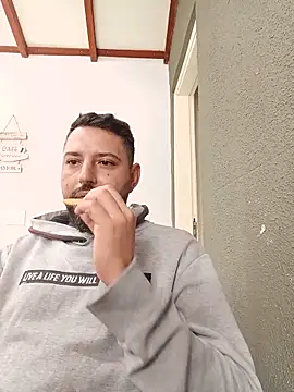 P4uzud4O online show from 05-19-26, 12:56