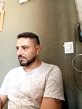 P4uzud4O online show from 04-15-26, 01:37