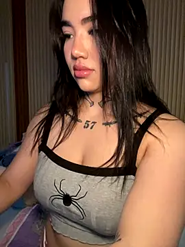 Snapshot of Nickiiiii chatting on 10-18-25, 04:53 Nickiiiii online show from 10-18-25, 04:53