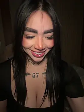 Nickiiiii online show from 02-05-26, 06:53