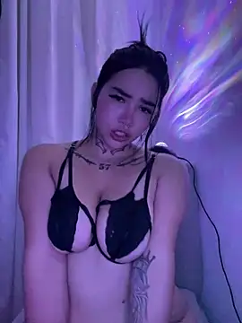 Snapshot of Nickiiiii chatting on 01-16-25, 05:00 Nickiiiii online show from 01-16-25, 05:00