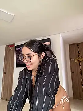 Snapshot of Nickiiiii chatting on 01-05-25, 03:02 Nickiiiii online show from 01-05-25, 03:02