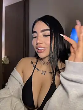 Nickiiiii online show from 05-30-26, 01:45