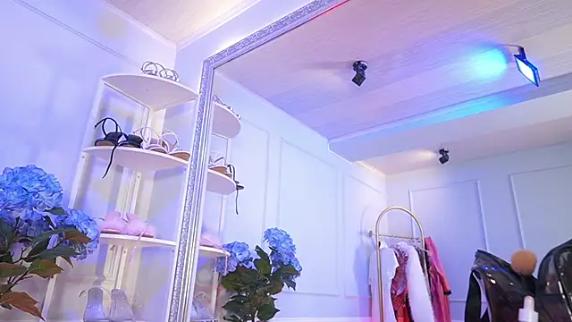 elasummer online show from 03-21-26, 12:31