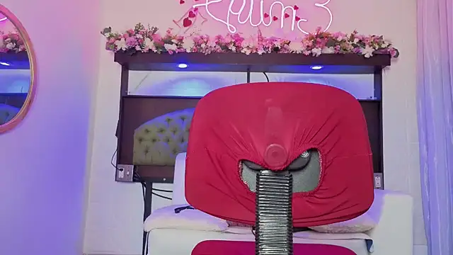 Snapshot of EMILY_ROUSSE71 chatting on 01-19-26, 02:37 EMILY ROUSSE71 online show from 01-19-26, 02:37