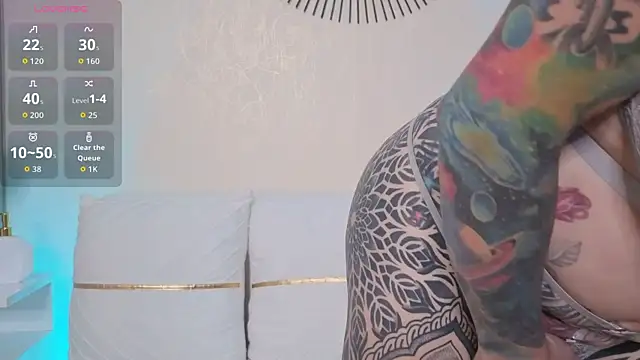 EMILY ROUSSE71 online show from 06-19-26, 02:17