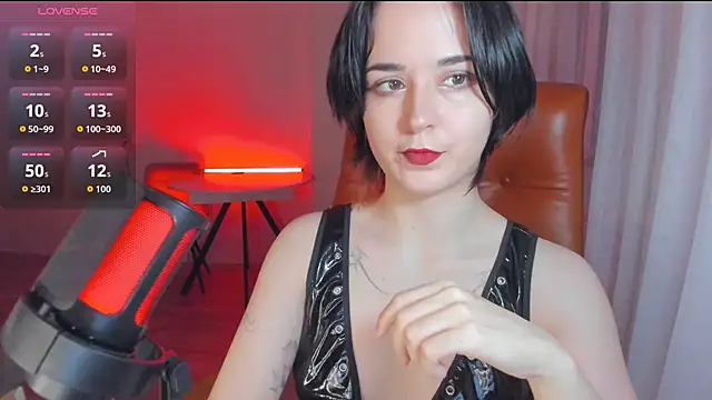 Snapshot of mollyposhh chatting on 10-11-25, 04:52 mollyposhh online show from 10-11-25, 04:52