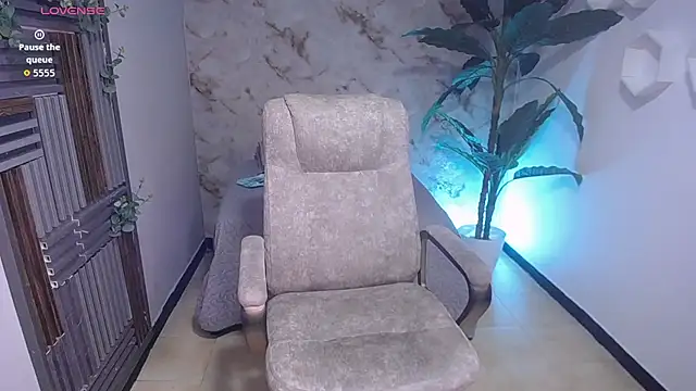 jennaa milf  online show from 12-04-25, 07:46