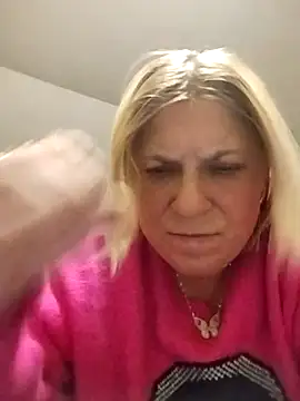 Snapshot of Playmate86 chatting on 12-12-24, 02:59 Playmate86 online show from 12-12-24, 02:59