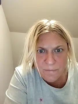 Snapshot of Playmate86 chatting on 12-11-24, 10:58 Playmate86 online show from 12-11-24, 10:58