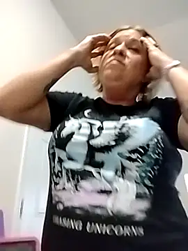 Snapshot of Playmate86 chatting on 12-15-24, 05:53 Playmate86 online show from 12-15-24, 05:53