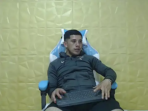 Snapshot of Deportist chatting on 09-17-25, 10:23 Deportist online show from 09-17-25, 10:23