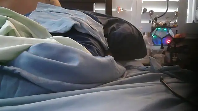 cloudyspun online show from 11-30-25, 03:24