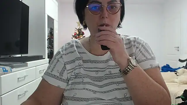 Amandamuller1982 online show from 12-21-25, 09:22