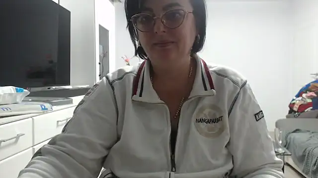 Amandamuller1982 online show from 11-17-25, 07:40