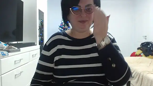 Amandamuller1982 online show from 12-16-25, 07:40