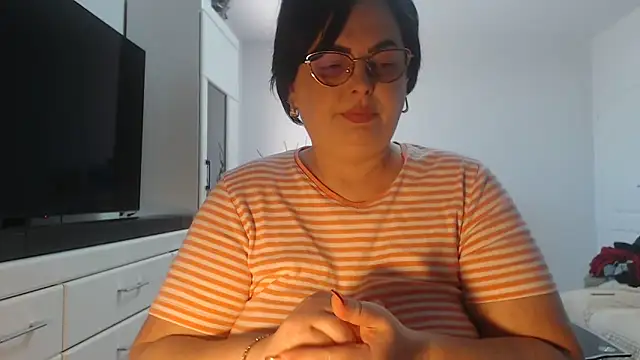 Amandamuller1982 online show from 04-24-26, 07:21