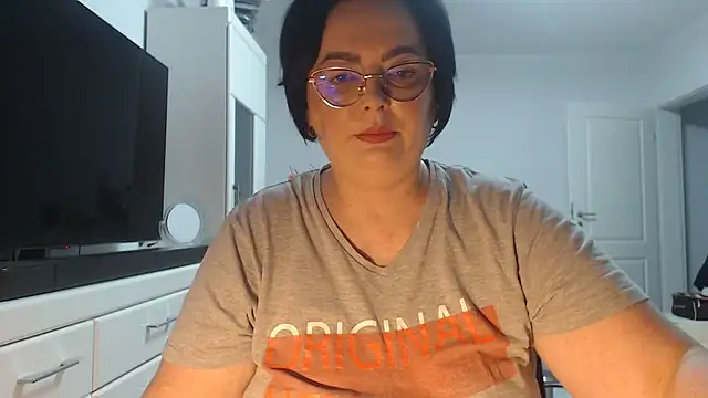 Snapshot of Amandamuller1982 chatting on 06-08-26, 06:30 Amandamuller1982 online show from 06-08-26, 06:30