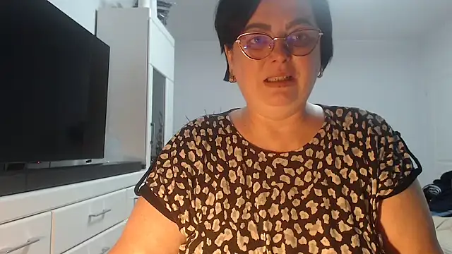 Amandamuller1982 online show from 04-14-26, 08:25