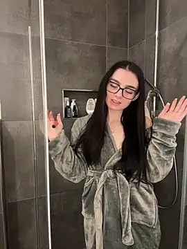 AdelinaAlia online show from 11-18-25, 10:51