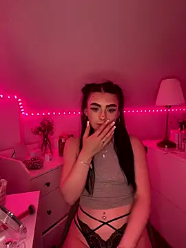 Snapshot of AdelinaAlia chatting on 09-18-25, 07:39 AdelinaAlia online show from 09-18-25, 07:39