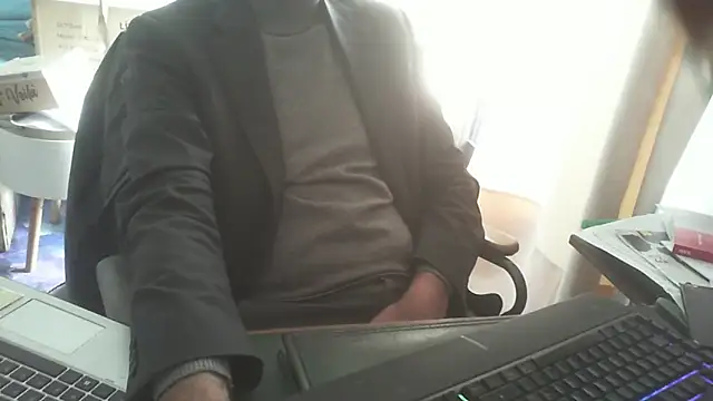 shyfrenchcock1 online show from 03-03-26, 01:51