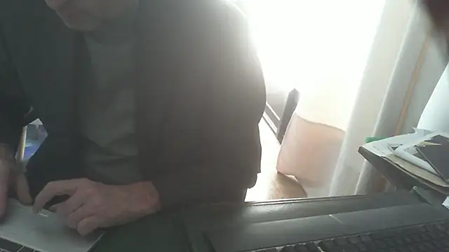 shyfrenchcock1 online show from 03-04-26, 01:19