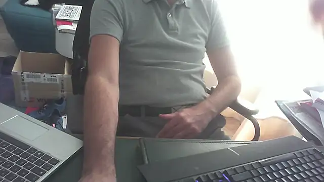 Snapshot of shyfrenchcock1 chatting on 10-06-25, 08:15 shyfrenchcock1 online show from 10-06-25, 08:15