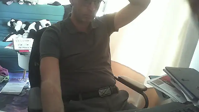 Snapshot of shyfrenchcock1 chatting on 10-17-25, 12:51 shyfrenchcock1 online show from 10-17-25, 12:51