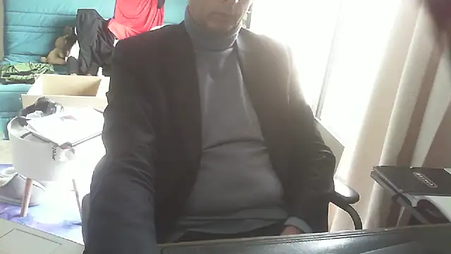 Snapshot of shyfrenchcock1 chatting on 03-10-25, 01:10 shyfrenchcock1 online show from 03-10-25, 01:10