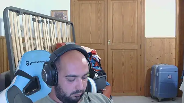 chicomallorca96 online show from 06-14-26, 02:29
