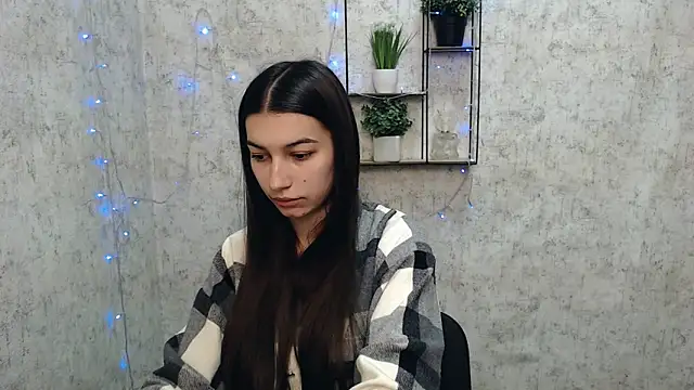 Snapshot of KarolinaRosse_ chatting on 02-17-25, 06:42 KarolinaRosse online show from 02-17-25, 06:42