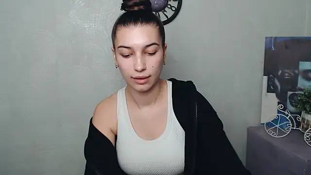 Snapshot of KarolinaRosse_ chatting on 03-12-25, 10:05 KarolinaRosse online show from 03-12-25, 10:05