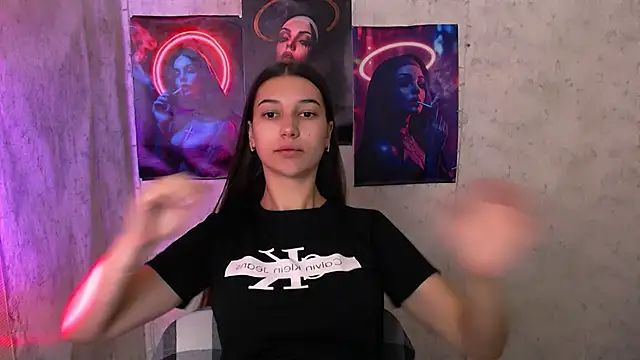Snapshot of KarolinaRosse_ chatting on 10-24-25, 04:55 KarolinaRosse online show from 10-24-25, 04:55