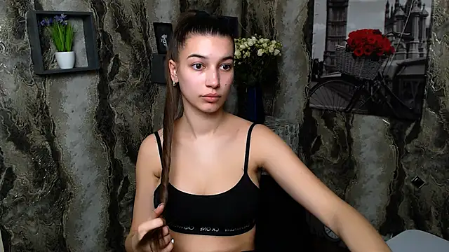 Snapshot of KarolinaRosse_ chatting on 03-09-25, 11:14 KarolinaRosse online show from 03-09-25, 11:14