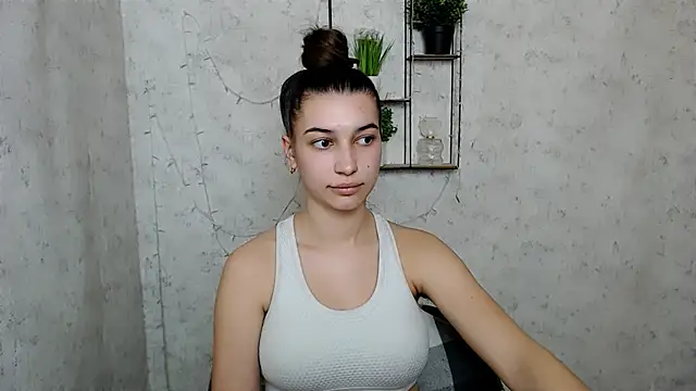 Snapshot of KarolinaRosse_ chatting on 03-15-25, 01:40 KarolinaRosse online show from 03-15-25, 01:40
