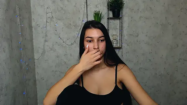 Snapshot of KarolinaRosse_ chatting on 02-28-25, 10:09 KarolinaRosse online show from 02-28-25, 10:09