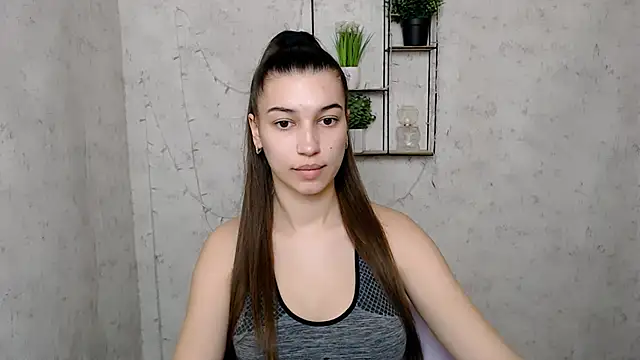 Snapshot of KarolinaRosse_ chatting on 03-18-25, 10:39 KarolinaRosse online show from 03-18-25, 10:39