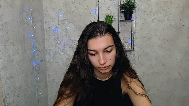 Snapshot of KarolinaRosse_ chatting on 02-26-25, 10:16 KarolinaRosse online show from 02-26-25, 10:16