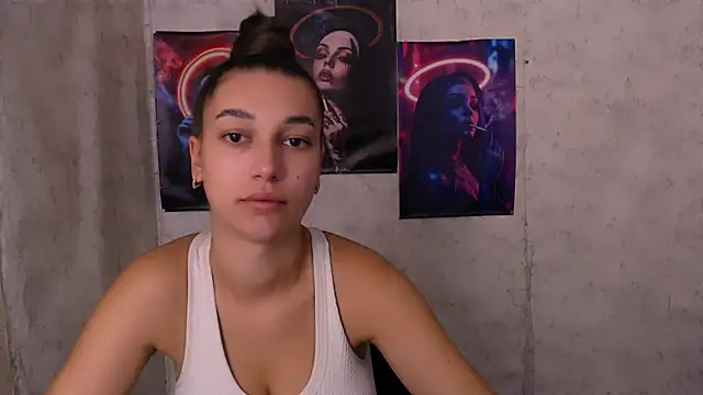 Snapshot of KarolinaRosse_ chatting on 09-18-25, 04:59 KarolinaRosse online show from 09-18-25, 04:59