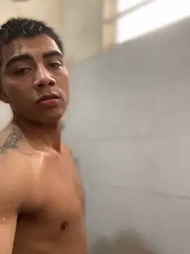 SkinnyHot444 online show from 12-14-24, 10:39