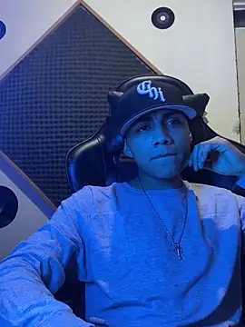 SkinnyHot444 online show from 02-06-25, 08:39