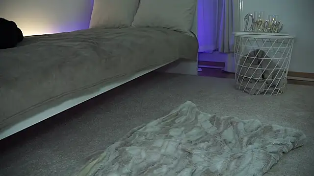 ZoeeZolton online show from 02-11-25, 09:03