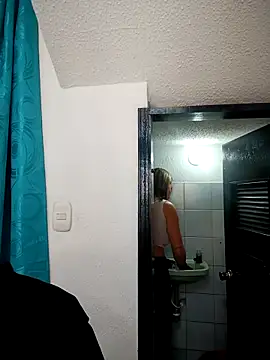 VIOLETA-25  online show from 10-27-25, 03:57