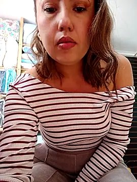 Snapshot of VIOLETA-25_ chatting on 10-11-25, 03:24 VIOLETA-25 online show from 10-11-25, 03:24