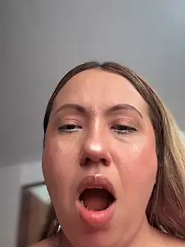 VIOLETA-25  online show from 03-05-26, 03:08