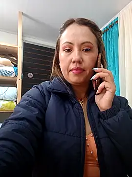 Snapshot of VIOLETA-25_ chatting on 09-11-25, 03:23 VIOLETA-25 online show from 09-11-25, 03:23