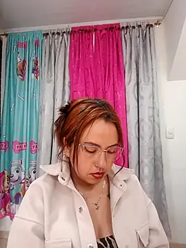 Snapshot of VIOLETA-25_ chatting on 03-18-25, 10:04 VIOLETA-25 online show from 03-18-25, 10:04